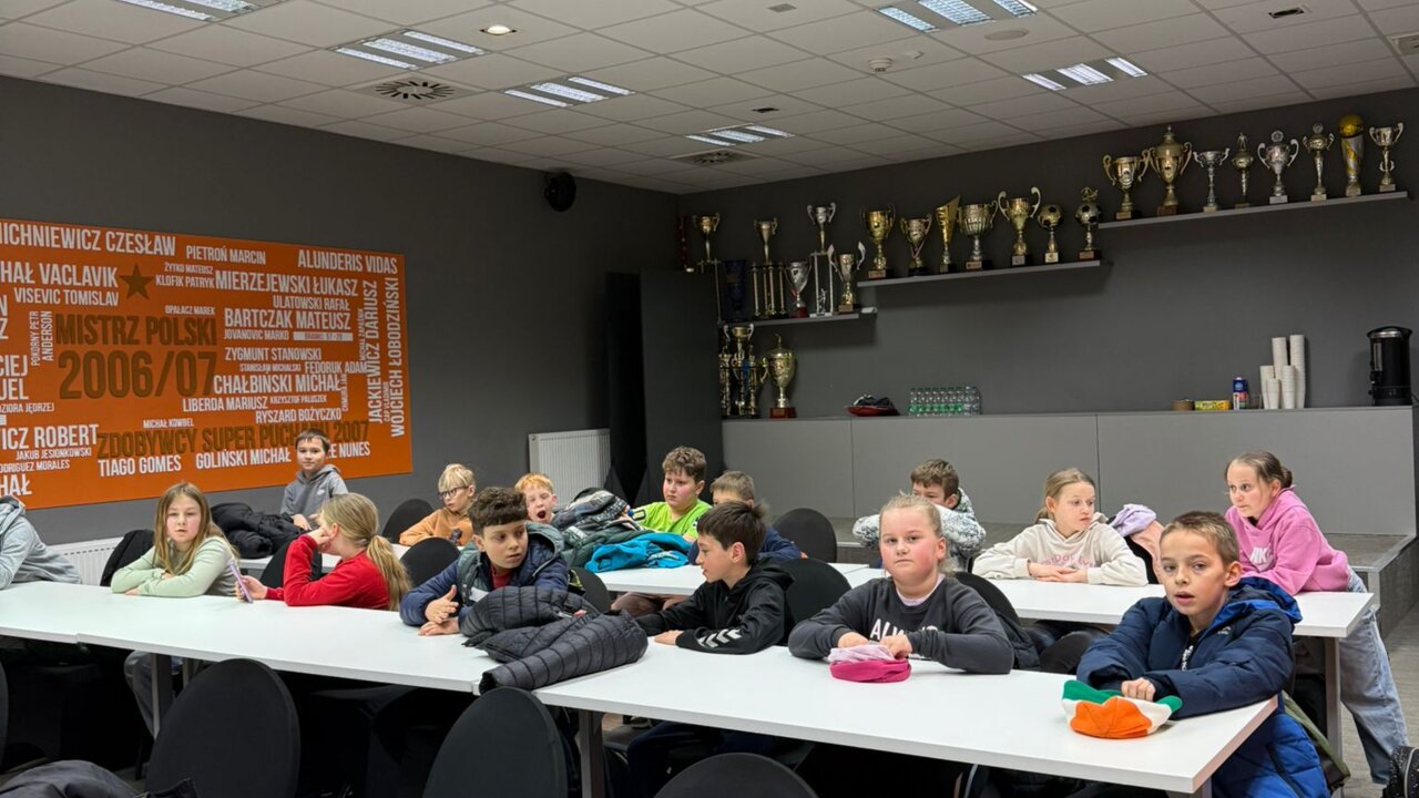 Dzieci ze Szkoły Podstawowej nr 8 odwiedziły KGHM Zagłębie Arenę