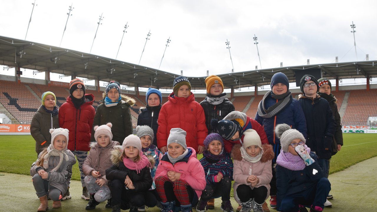 Drugoklasiści na Stadionie Zagłębia