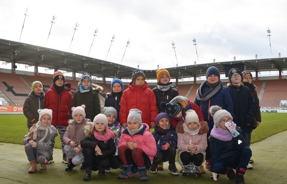 Drugoklasiści na Stadionie Zagłębia