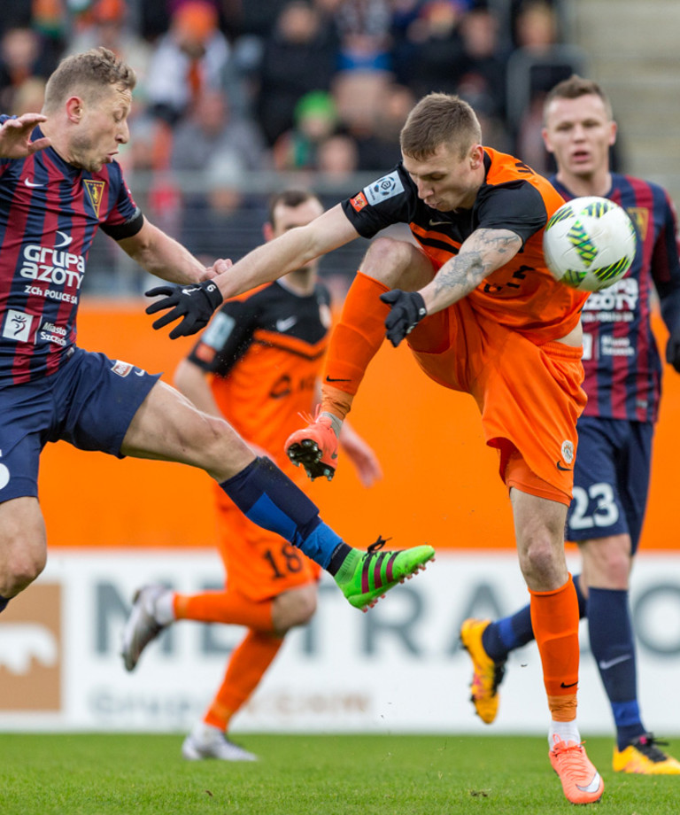 Arkadiusz Woźniak po raz setny w Ekstraklasie Arkadiusz Woźniak po raz setny w Ekstraklasie