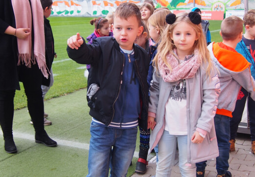 Uczniowie lubińskiej „czternastki” na Stadionie Zagłębia