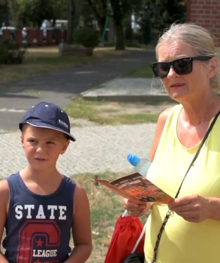 Krecik i Krecikowa zapraszali na mecz z Lechem Poznań Krecik i Krecikowa zapraszali na mecz z Lechem Poznań