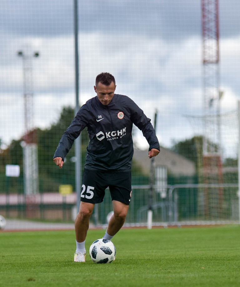 Poniedziałkowy trening "Miedziowych" w Gniewinie Poniedziałkowy trening "Miedziowych" w Gniewinie
