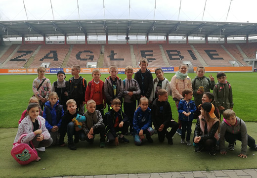 Uczniowie lubińskiej "czternastki" na Stadionie Zagłębia