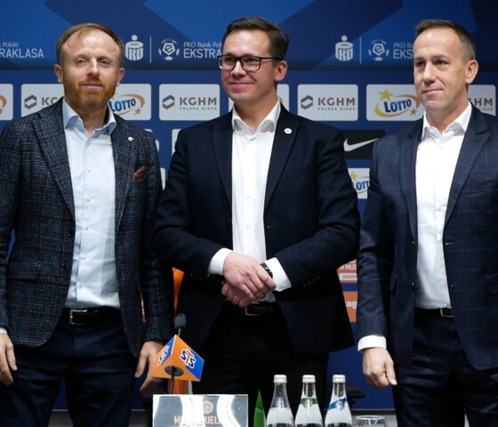 Zapis konferencji prasowej z udziałem trenera Piotra Stokowca