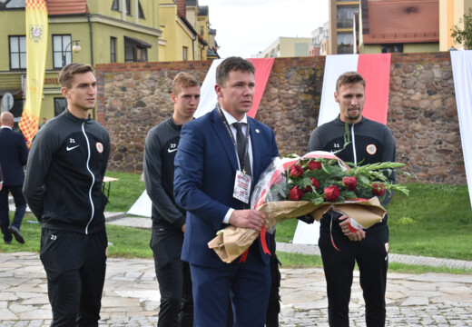 Delegacja naszego Klubu złożyła kwiaty pod Pomnikiem Pamięci Ofiar Lubina `82
