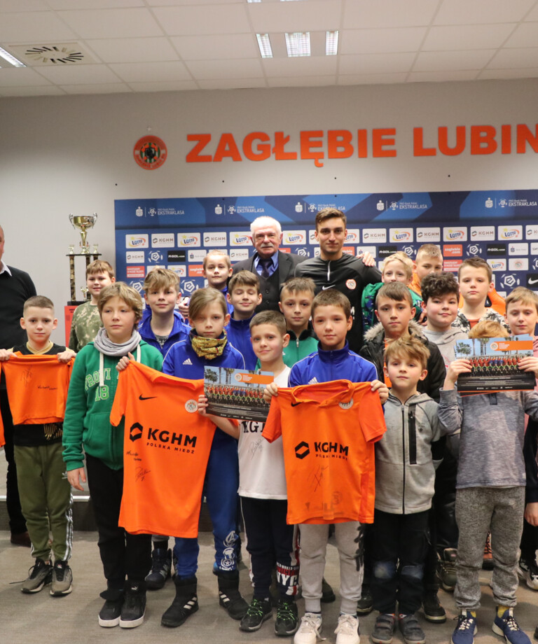 Młodzi piłkarze SCS Amico odwiedzili stadion Zagłębia Lubin Młodzi piłkarze SCS Amico odwiedzili stadion Zagłębia Lubin