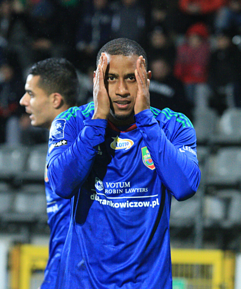 Gwiazda rywala | Luciano Narsingh Gwiazda rywala | Luciano Narsingh