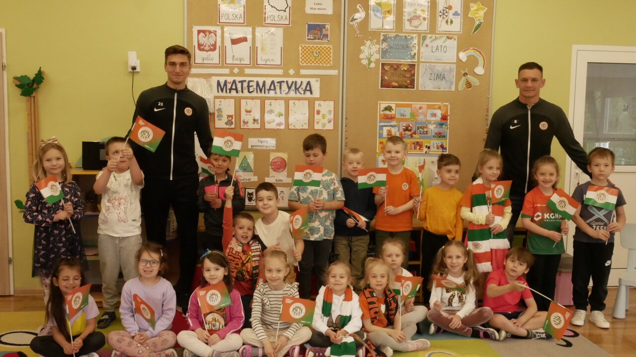 Damian Dąbrowski i Tomek Pieńko odwiedzili Przedszkole nr 7 w Lubinie Damian Dąbrowski i Tomek Pieńko odwiedzili Przedszkole nr 7 w Lubinie