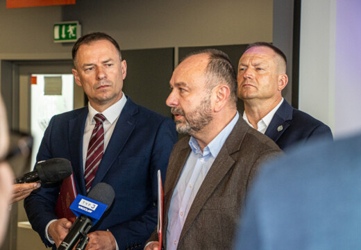 „Nasi na boisko, czyli ścieżka rozwoju młodych polskich piłkarek i piłkarzy” | Konferencja na KGHM Zagłębie Arena