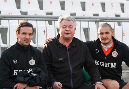 2009.04