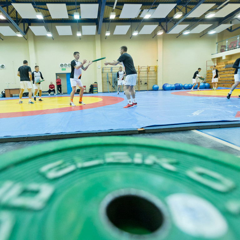 2014.01.17 Poranny trening - siła i gumy na bieżni i macie (Spała)