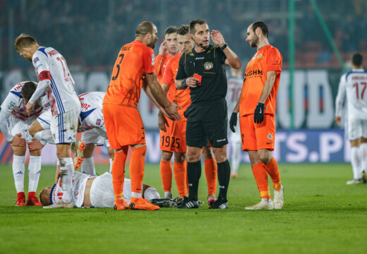 Dominik Sulikowski sędzią spotkania KGHM Zagłębie - Warta Poznań