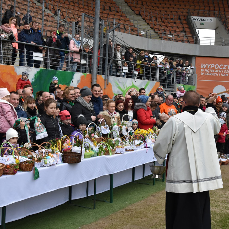 2018.03.31 Święcenie pokarmów wielkanocnych na Stadionie Zagłębia