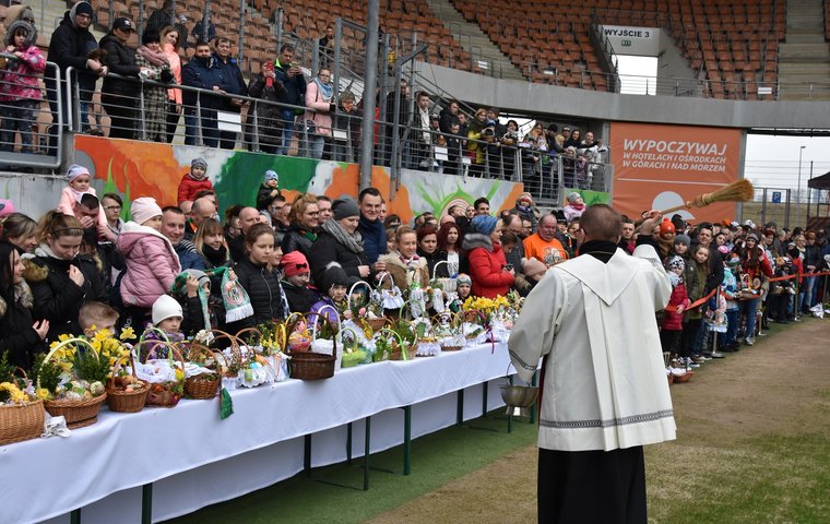 2018.03.31 Święcenie pokarmów wielkanocnych na Stadionie Zagłębia