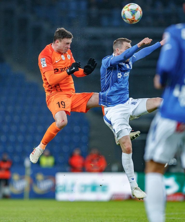 Opanować środek pola | porównanie pomocników Tiba vs Jagiełło