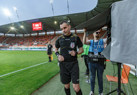 Mariusz Złotek poprowadzi niedzielny mecz #LGDZAG