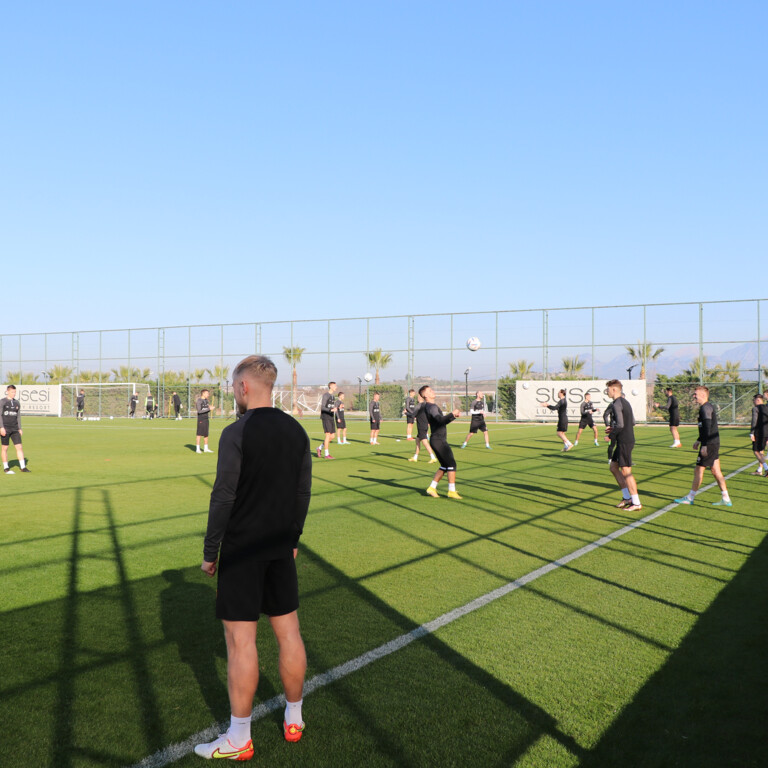 Poniedziałkowy trening Miedziowych | FOTO