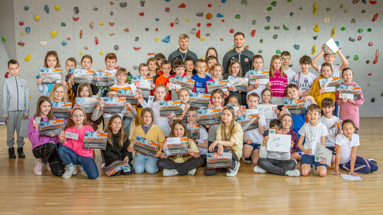 Tomasz Makowski i Jakub Świerczok odwiedzili Szkołę Podstawową nr 14 w Lubinie Tomasz Makowski i Jakub Świerczok odwiedzili Szkołę Podstawową nr 14 w Lubinie