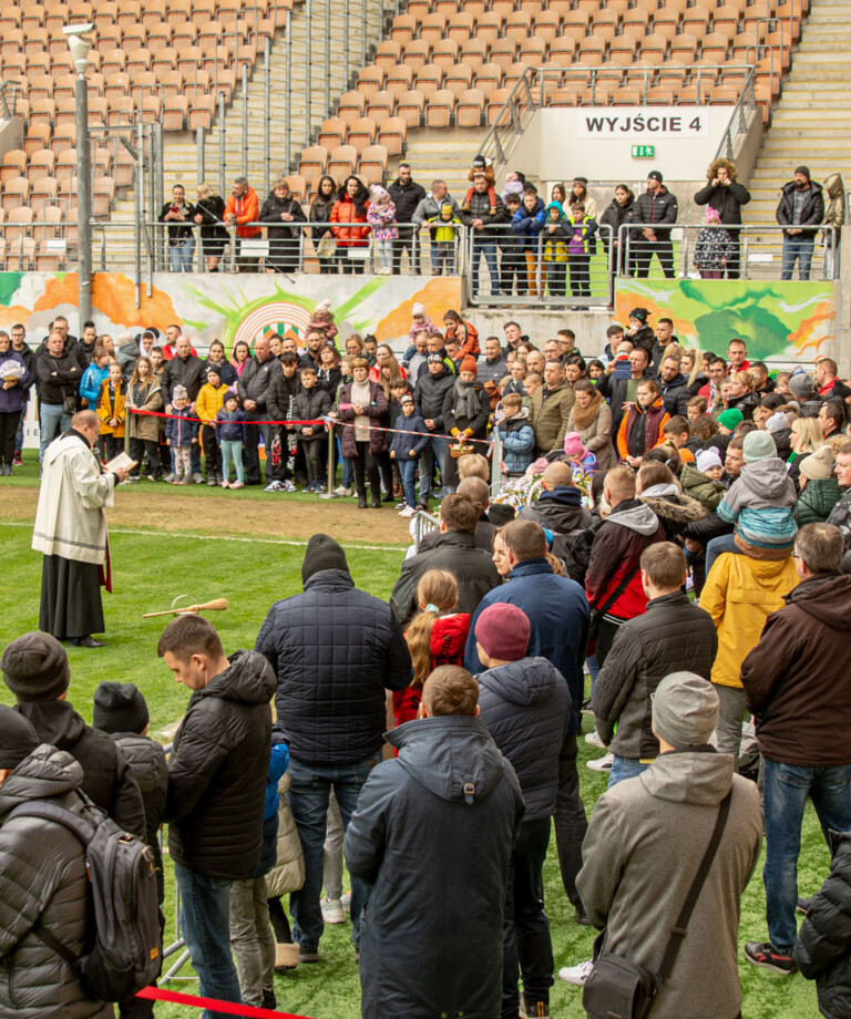 Święcenie pokarmów na stadionie Zagłębia | Fotorelacja Święcenie pokarmów na stadionie Zagłębia | Fotorelacja
