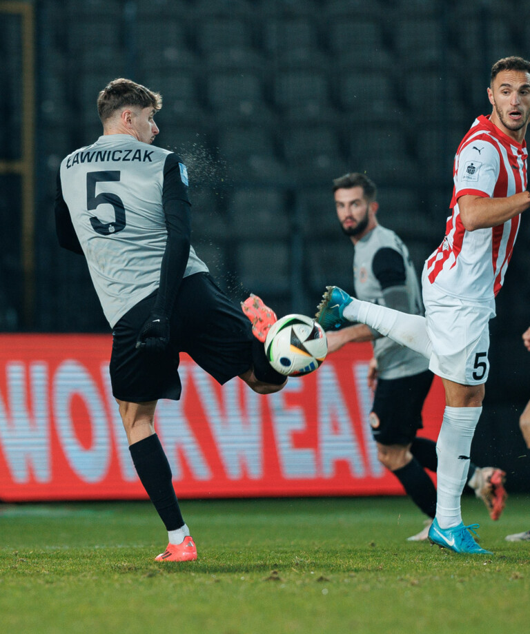 Historia pojedynków z Cracovią Historia pojedynków z Cracovią