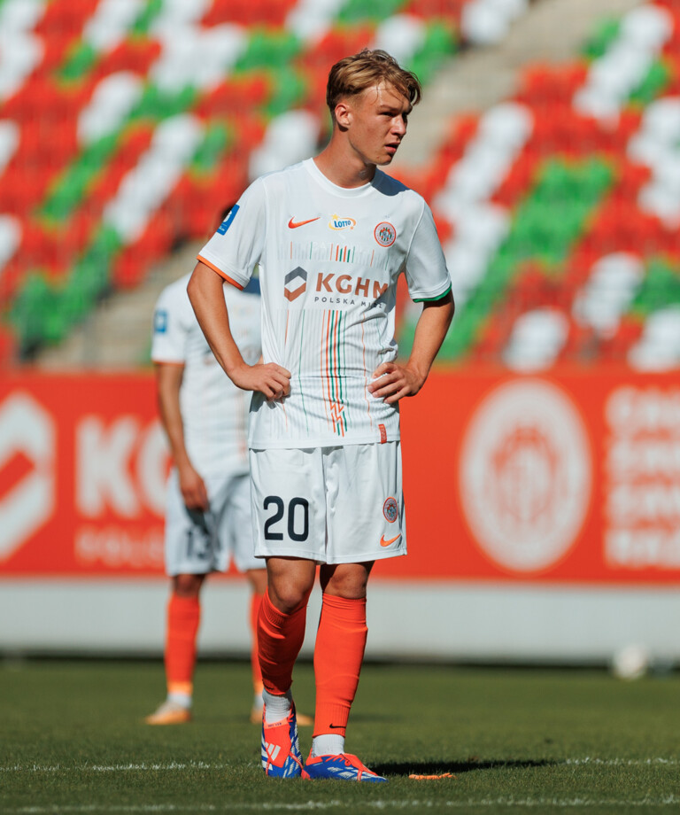 Asysta Mateusza Dziewiatowskiego w zwycięskim meczu kadry U-18 Asysta Mateusza Dziewiatowskiego w zwycięskim meczu kadry U-18