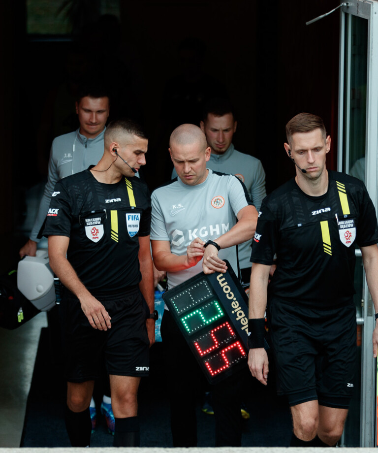 Łukasz Kuźma posędziuje starcie Miedziowych z Pogonią
