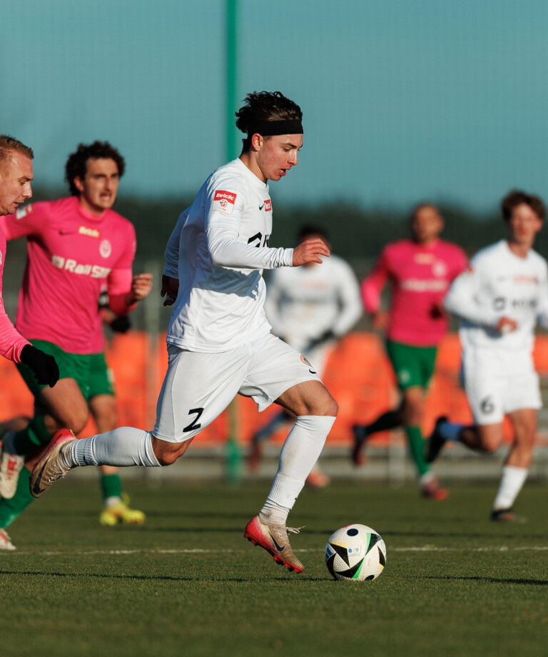 Trzy punkty w starciu z wiceliderem Betclic 3. ligi