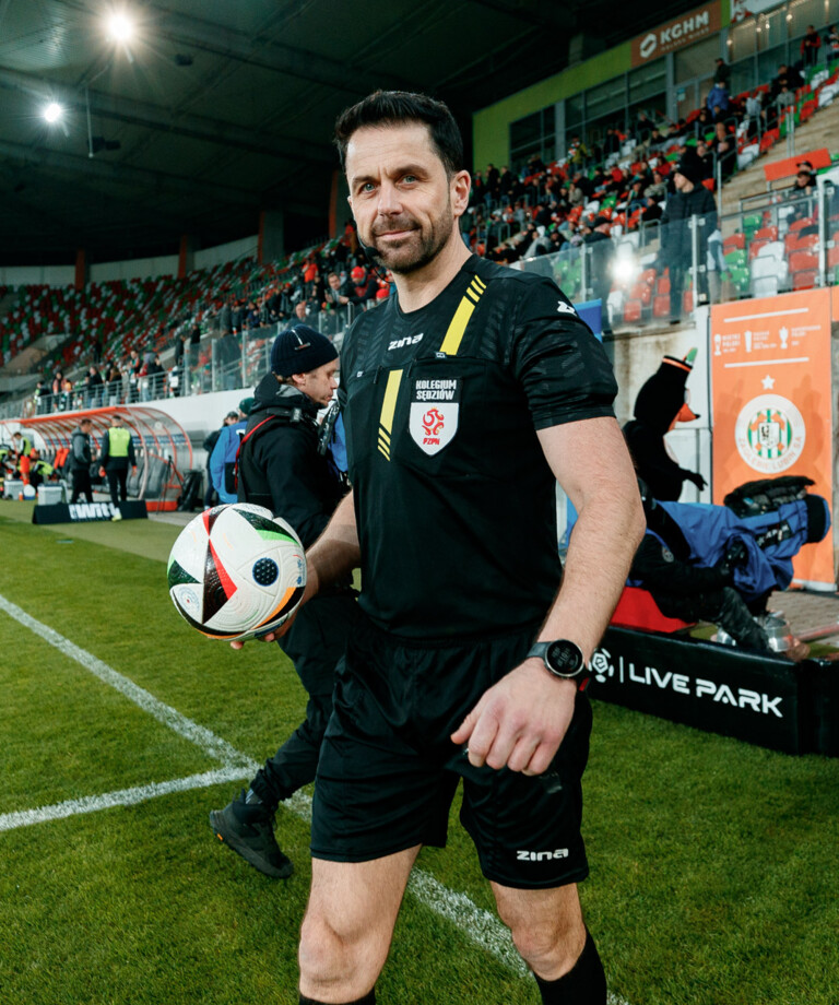 Daniel Stefański posędziuje mecz z Lechem
