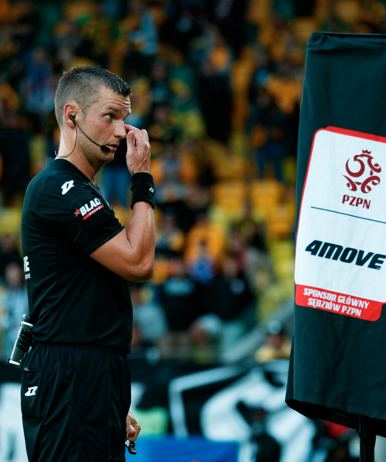 Marcin Szczerbowicz rozjemcą meczu Miedziowych z Rakowem