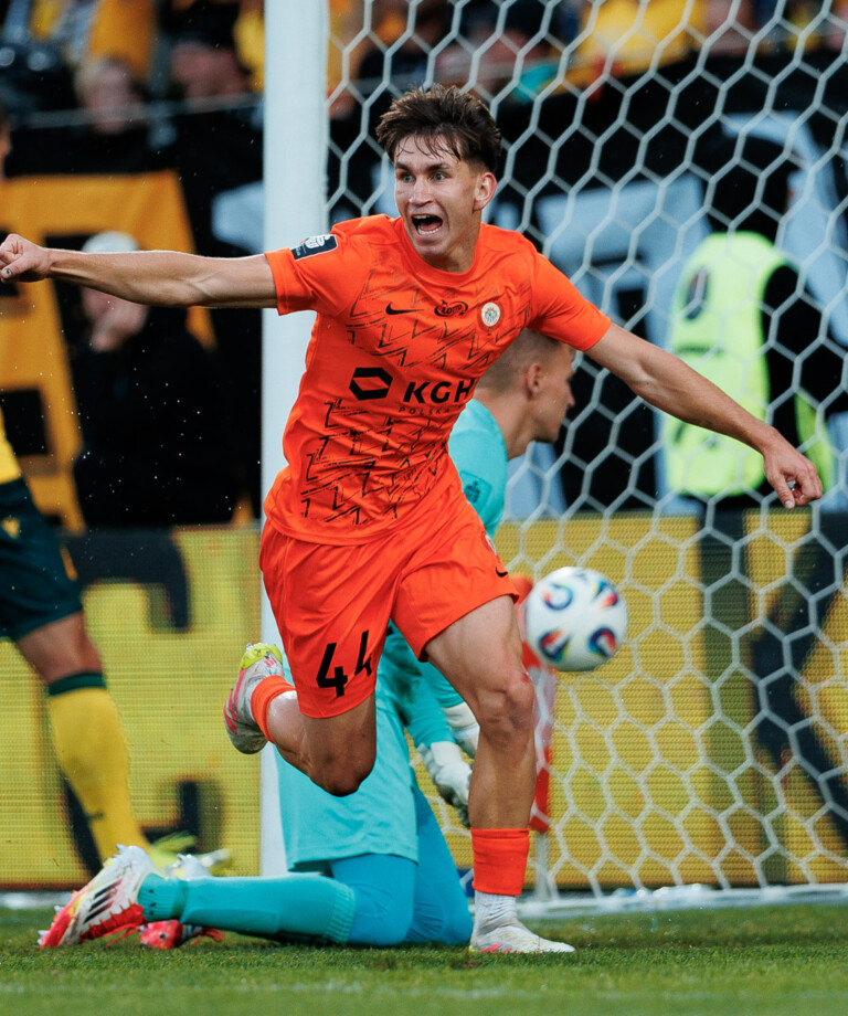 Marcel Reguła Młodzieżowcem Miesiąca! Marcel Reguła Młodzieżowcem Miesiąca!