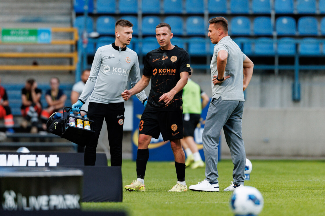 2027.09