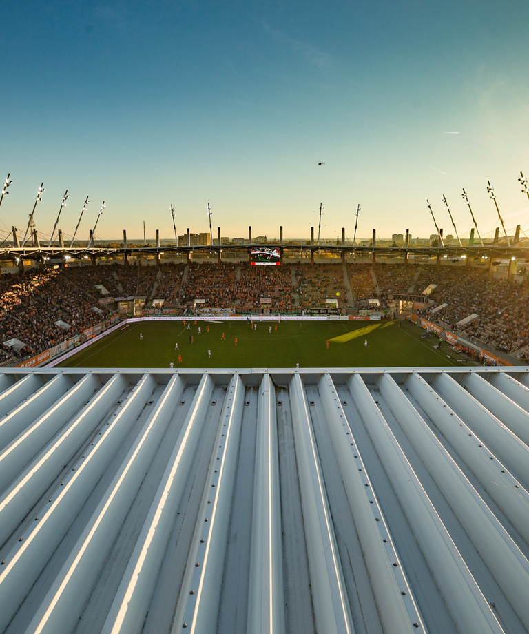 Fotowoltaika nowym źródłem energii na Stadionie Zagłębia